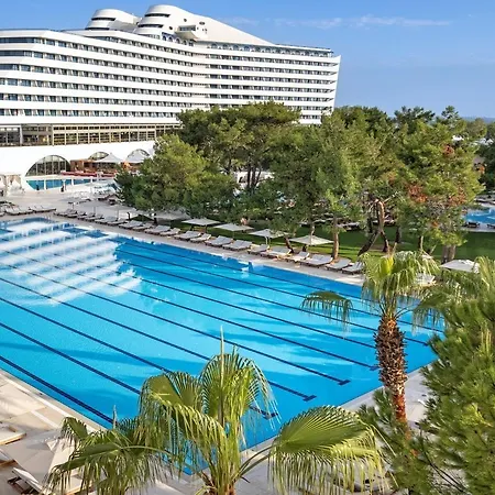 Feriested Titanic Deluxe Lara Antalya